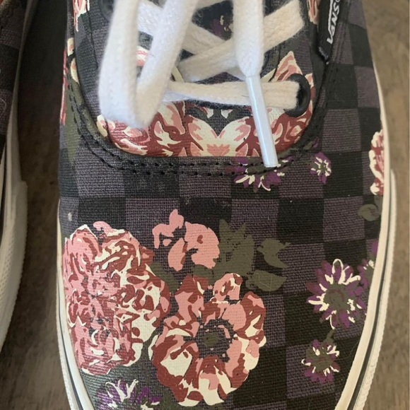Flower Vans - Picture 2 of 2